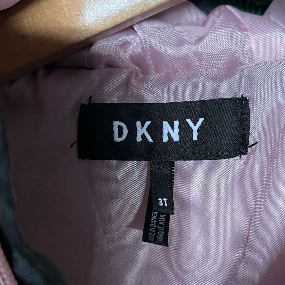 DKNY Kids Jacket Girls Size 3T Black Puffer Pink Accents Logo Print 3304 - Picture 5 of 9